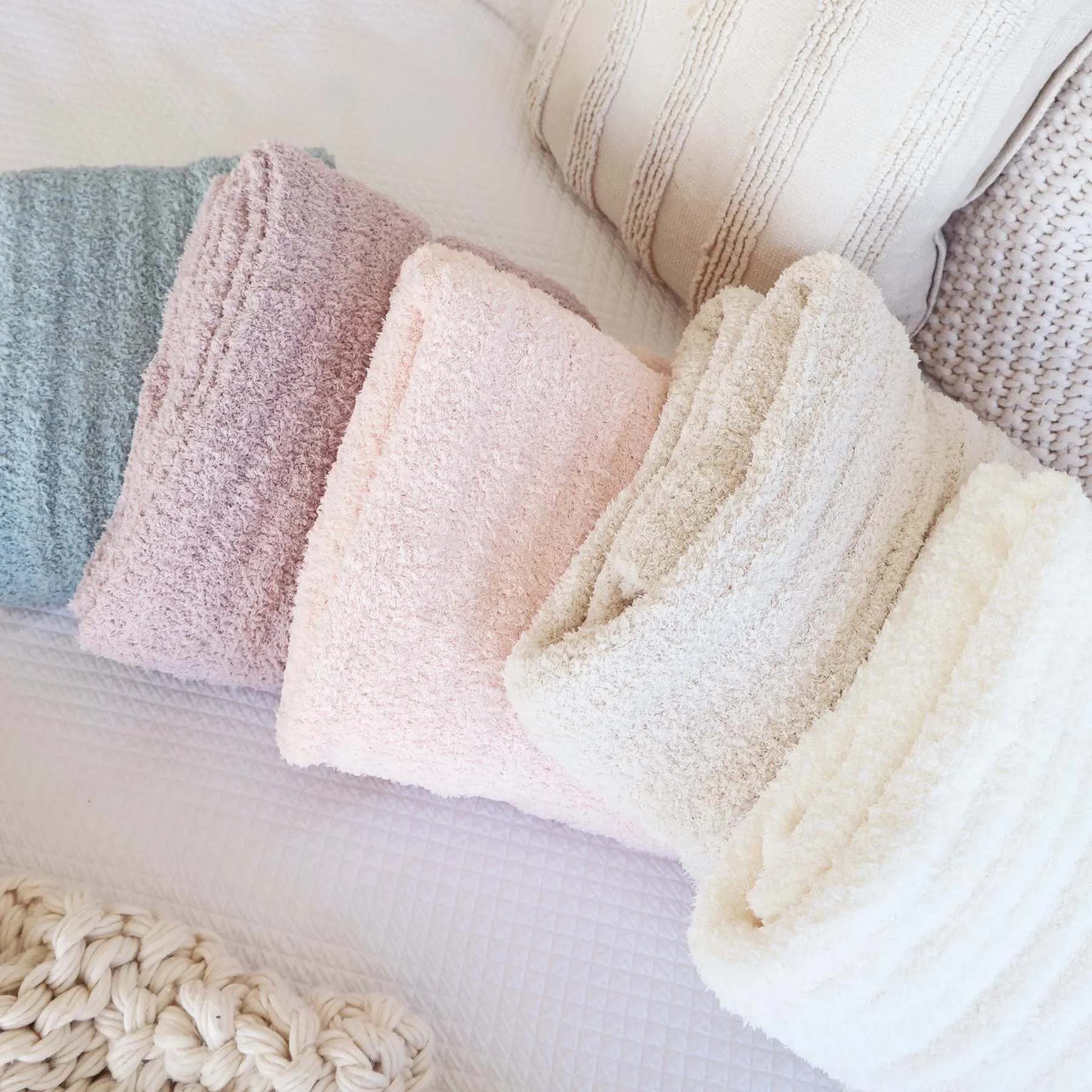 CuddleLane™ Luxe Blankets | Solids