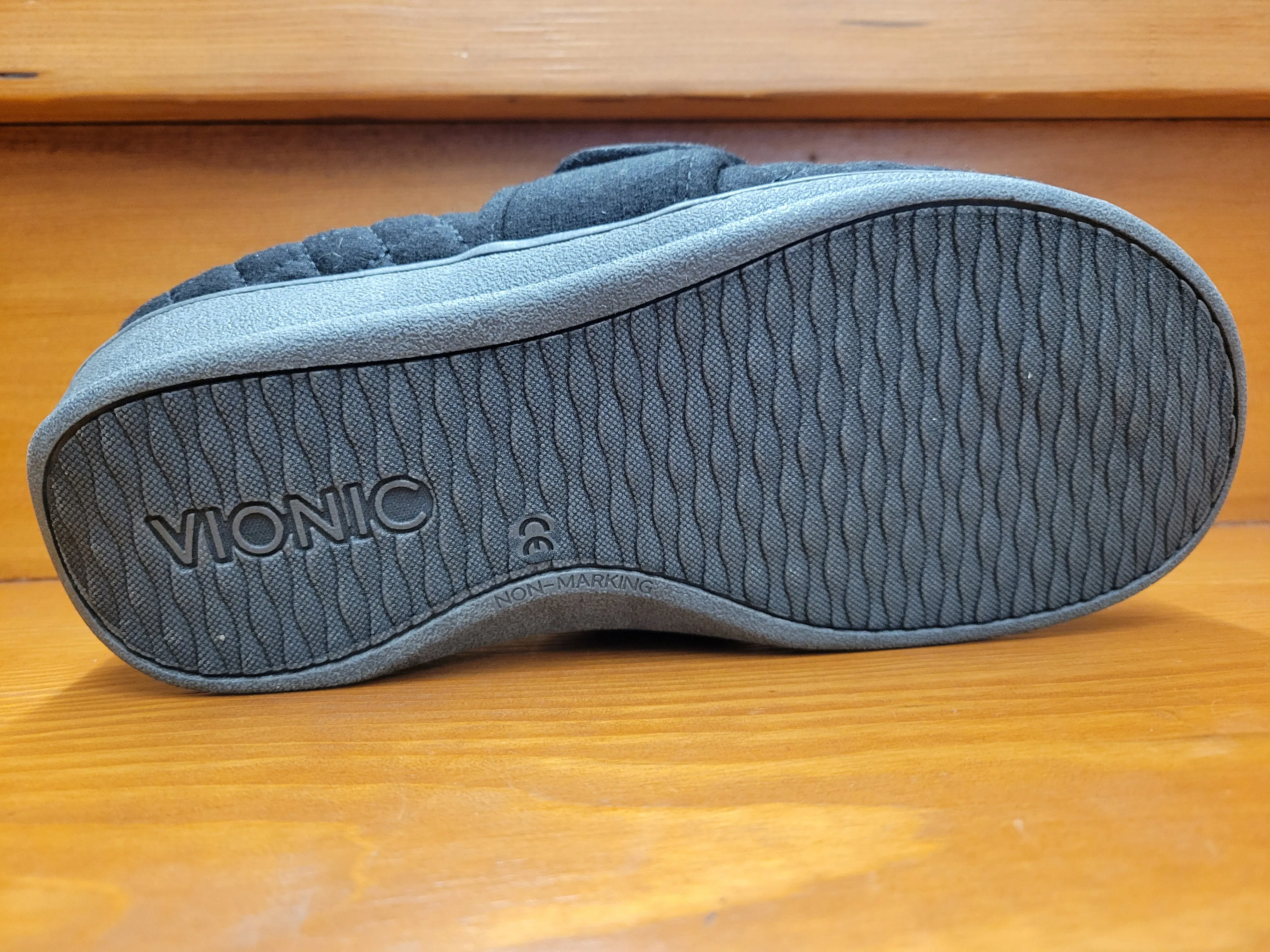 Vionic Carlin slipper Black